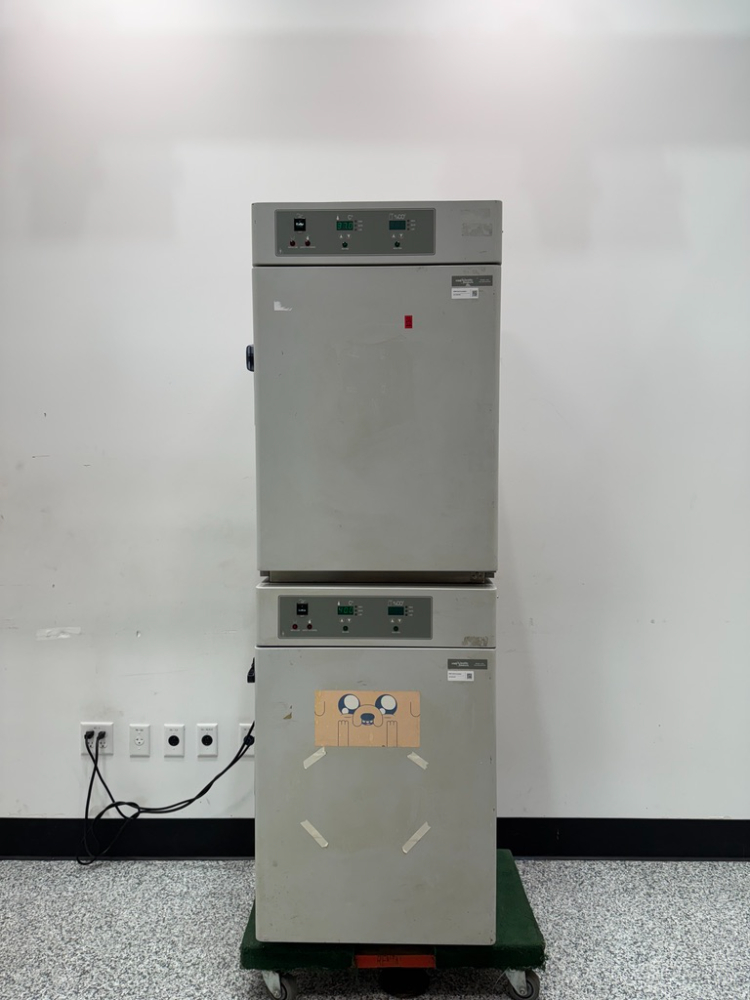 Image of VWR CO2 Double Stacked Incubator